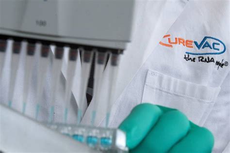 Auf keinen fall will deutschland mit eigenen beschränkungen drohen. Coronavirus: Erste Freiwillige erhält Impfstoff von Curevac