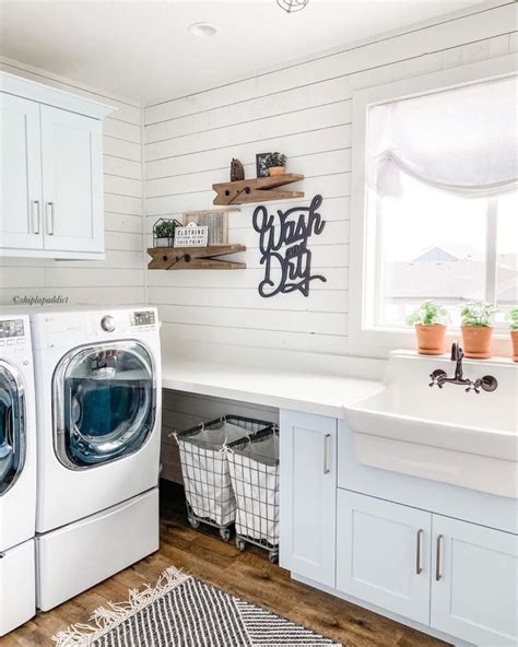 Gorgeous Farmhouse Laundry Room Decor Ideas