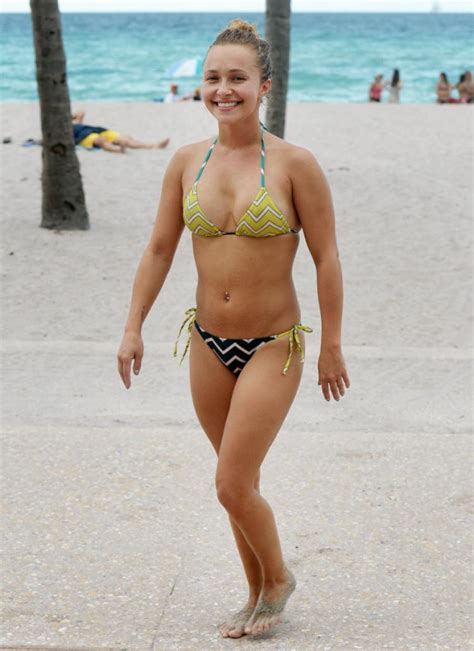 17 Hottest Hayden Panettiere Bikini Pictures Sizzling Hot Swimwear Photos Celebrityphotocuts