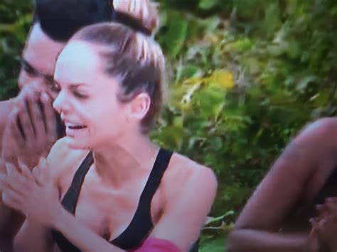 Urmareste survivor romania de joi pana duminica de la 20:00! Live Stream Online Survivor duminică 24 ianuarie 2021 live ...