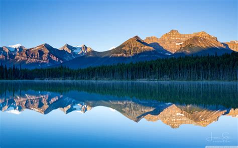 Download Herbert Lake Banff National Park Canada Ultrahd Wallpaper