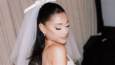 6 Steps To Ariana Grandes Wedding Beauty Look Complete With Her Signature Eyeliner Flick And