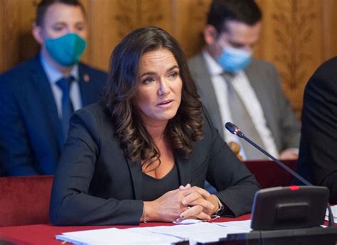 Szerepe szerint hozzáment szilágyi tamáshoz, és szegedre költöztek. Új miniszter a színen: hivatalba lépett Novák Katalin ...