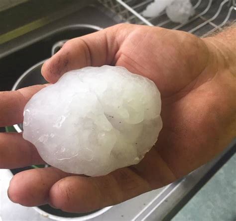 Severe Storm Cell Drops Large Hail Stones Across Nsw Mid North Coast