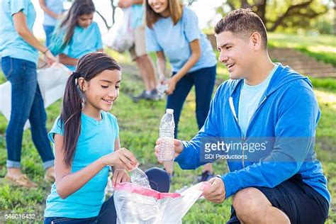 Volunteer Trash Pick Up Photos And Premium High Res Pictures Getty Images