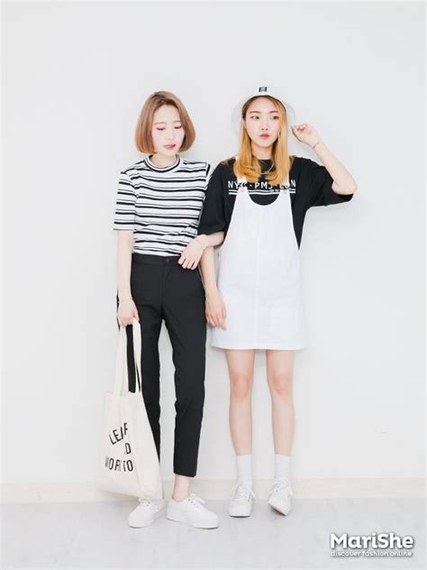 popular fashion trend in korea twin look dressing similarly with best friends in style