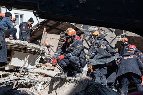 Terremoto In Turchia Continua A Salire Il Bilancio Delle Vittime E La