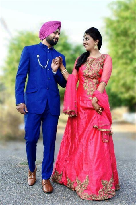 Pin Zaildarni Couples Photography Outfits Indian Wedding Couple