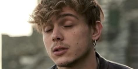 Scopriamo meglio insieme chi è la giovanissima ragazza di canale 5. Anticipazioni Uomini e donne: GIACOMO, ecco le prime esterne