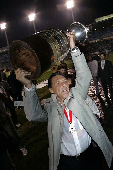 Maybe you would like to learn more about one of these? Miguel Ángel Russo è il nuovo allenatore del Boca Juniors ...