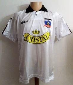 Las tres tiras adornaron la elástica de colo colo en los años 80 y la primera mitad de los 90, incluyendo la campaña que terminó con el título internacional más importante en la historia del fútbol chileno, la copa. Camiseta de Colo Colo Adidas 2021 | Nueva indumentaria ...