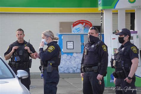 Waukegan shooting victim dropped off at gas station in Gurnee, police say