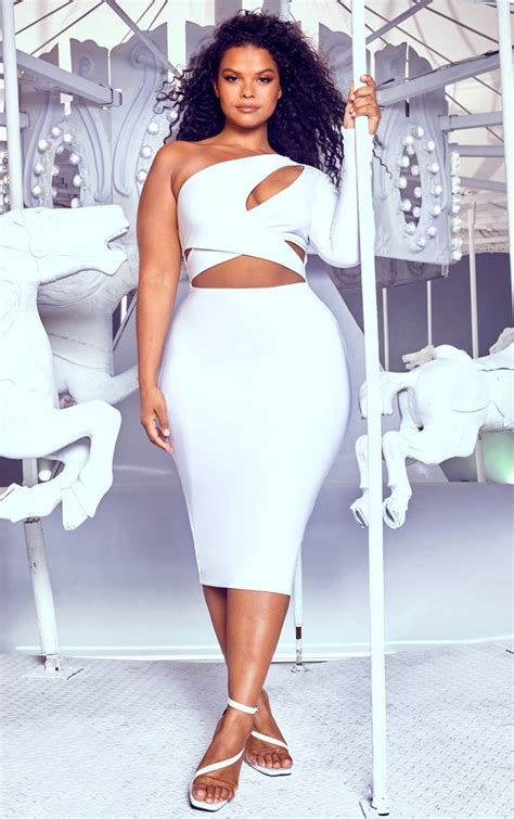 Keep It Chic And Cute Here Are 15 All White Plus Size Party Dresses