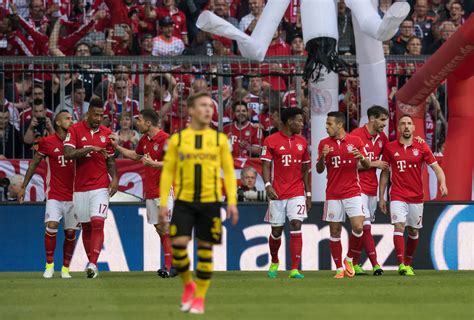 Alle spiele, alle tore, highlights und emotionen. FC Bayern: Klarer Sieg gegen Borussia Dortmund | FC Bayern