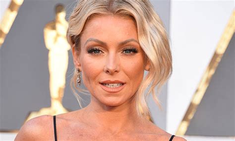 Kelly Ripa Revealed The 49 Secret To Her Glowing Tan On Live And