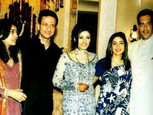 Ravi shastri was born on may 27, 1962 in bombay, maharashtra, india as ravi shankar jayadritha shastri. Ravi Shastri with his wife Ritu pictures | Cricket players ...