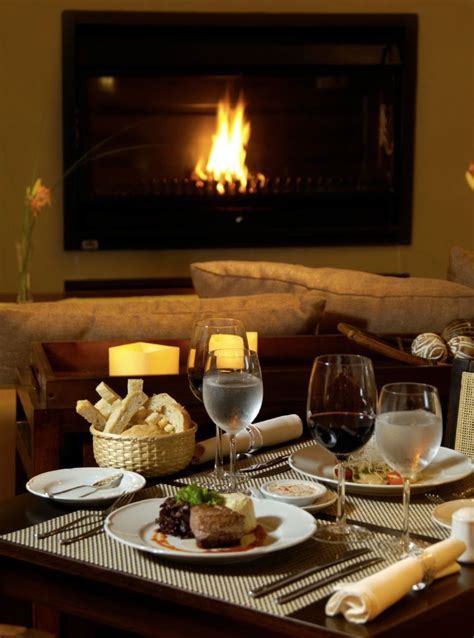 Por supuesto, el menú elegido es fundamental para hacer la velada perfecta. Mesa cena romántica | Cena romántica en casa | Pinterest ...