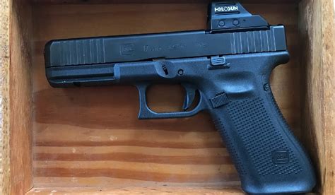 Glock 17 20000 Round Review Is This The King Of 9mm Guns 19fortyfive