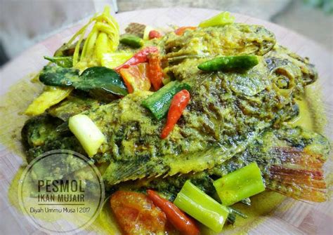 Sebelumnya, bersihkan dulu ikan mujair lalu lumuri dengan kunyit, air jeruk nipis dann garam. Olahan Ikan Mujair Pesmol - Cara Termudah Untuk Memasak ...
