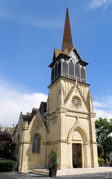 Cabourg est une ville animée avec 74 % d'appartements et 26 % de maisons. Coins du Monde: FRANCE - Normandie - L'église Saint-Michel ...