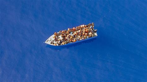 Nuovo Naufragio Al Largo Di Lampedusa Morta Una Donna