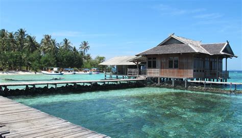 Pulau Tengah Karimunjawa Joglo Wisata