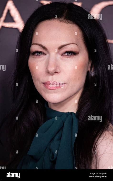 Laura Prepon Poses For Photographers Upon Arrival For The Premiere Of