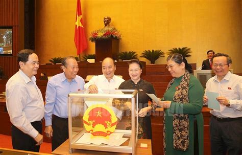 Tân chủ tịch quốc hội vương đình huệ giữ cương vị phó thủ tướng từ tháng 4/2016 đến khi quốc hội phê chuẩn miễn nhiệm ngày 11/6/2020 sau khi bộ chính trị quyết định phân công điều động thôi giữ chức ủy viên ban cán sự đảng chính phủ để chỉ định tham gia ban chấp hành, ban thường vụ. Chủ tịch Quốc hội Nguyễn Thị Kim Ngân được bầu giữ chức vụ ...