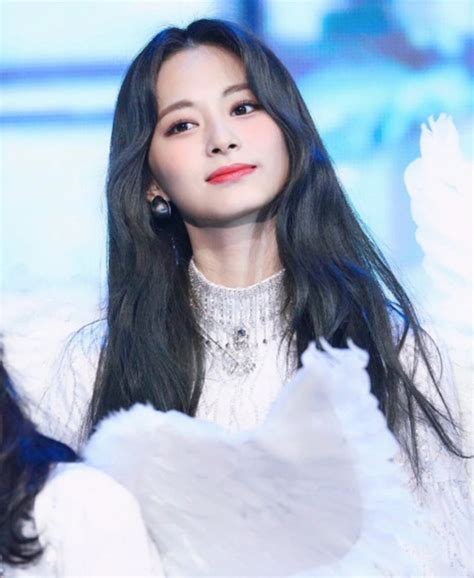 The blue orchid of twice's jardin de fleurs that blooms in the midst of summer breeze. Tzuyu Receives Birthday Wishes From CLC's Elkie And TWICE ...