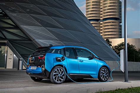 The 60ah without the range extender engine just doesn't have the range needed to keep. BMW launches longer-range BMW i3 (94 Ah)