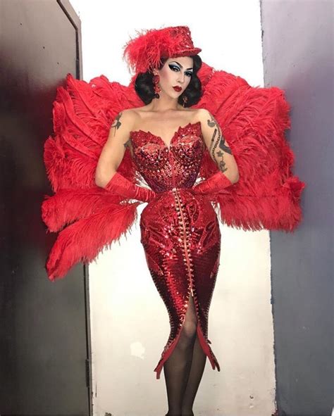 Pin By Sylvia On Scarlett Valentine Violet Chachki Queen Outfit