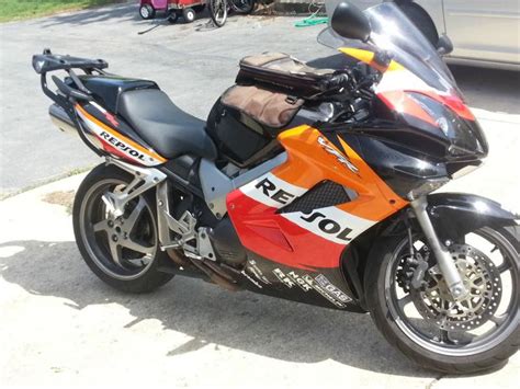 Max torque was 55.32 ft/lbs (75.0 nm) @ 8500 rpm. 2006 Honda VFR 800 Interceptor for sale on 2040-motos