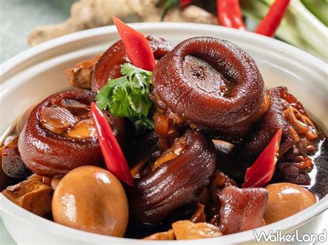 A luxury hotel that exceeds expectations of distinguished business travelers and local patrons alike. 不用出門也能吃晶華美食!晶華酒店搶救老饕們不安的心，推出「滋補養生」美饌外帶服務，在家也能品嚐頂 ...