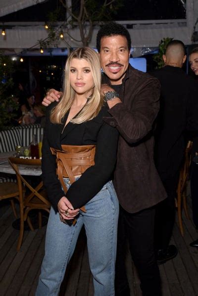 Lionel Richies Daughter Sofia Is Engaged 11 Photos Of Father And
