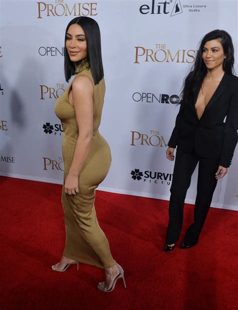 Vidéo Kim et Kourtney Kardashian à l avant première du film The
