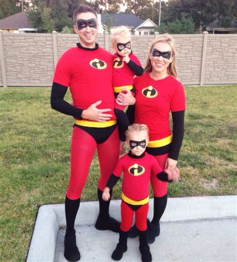 The cosplay gets its look and panache when the whole family wears it together, although it not at all odd to see a single. Incredibles costume. This was so fun and super easy! | Halloween disfraces, Disfraz familiar ...