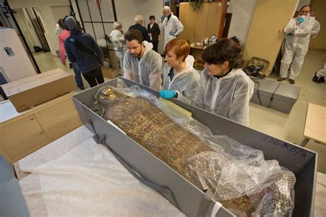a pregnant ancient egyptian mummy from the 1st century bc uncovered in poland vintage news daily