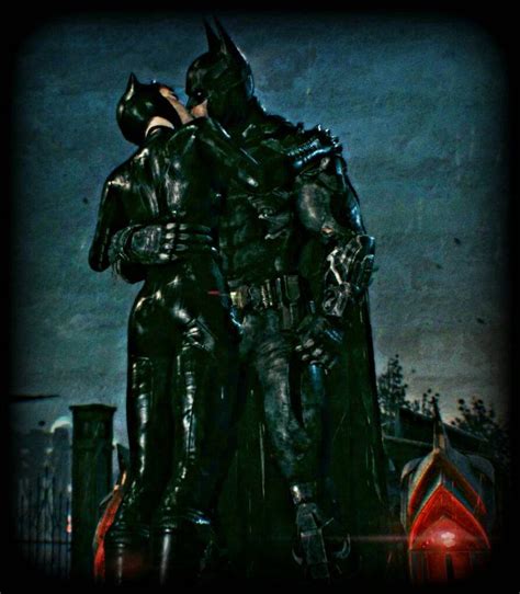 batman and catwoman kiss arkham city