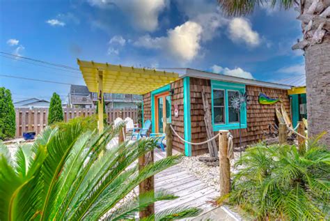 Colorful Surf Shack Just A Few Minutes From The Beach Carolina Beach