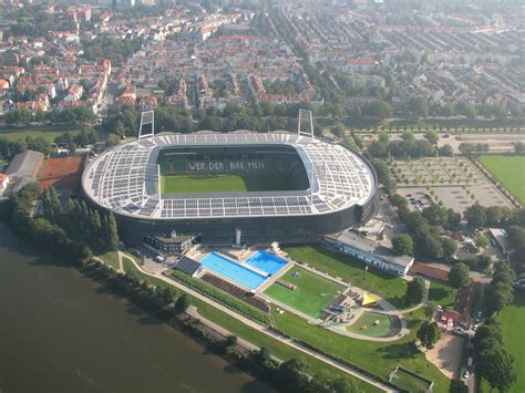 The weserstadion is scenically situated on the north bank of the weser river and is surrounded. Live Football: Stadion Werder Bremen - Weser Stadion