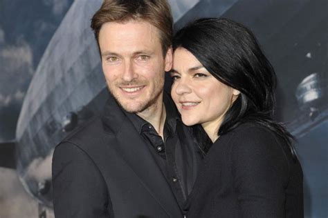 Come on we share some latest information about max simonischek about his biography, net worth, career, income, and expenses. Der "Hindenburg"-TV-Zweiteiler feiert Premiere im Kosmos ...
