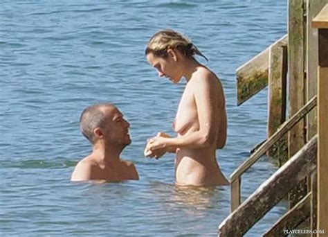 Marion Cotillard Flashes Her Hairy Pussy On A Beach Playcelebs Net