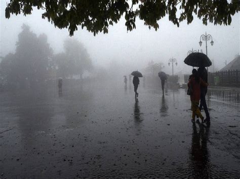Monsoon Reaches Kerala Will Knock In Delhi Soon Know Weather Update