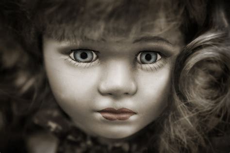 무료 이미지 사람 검정색과 흰색 소녀 사진술 귀엽다 초상화 어린이 어둠 검은 단색화 표정 닫다 얼굴 인형 유아 눈 머리 피부 아름다움