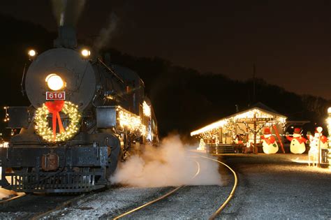 the magical polar express train ride in tennessee everyone should experience