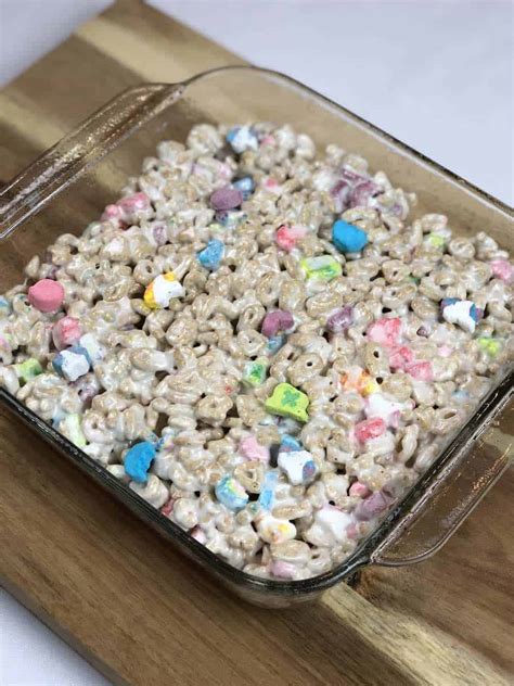 Lucky Charms Marshmallow Treats Moms And Munchkins