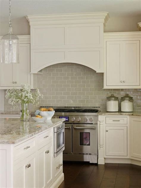 These things all build up over time, so it's not as easy to keep them clean as something like a white ceiling. 70+ Stunning White Cabinets Kitchen Backsplash Decor Ideas ...