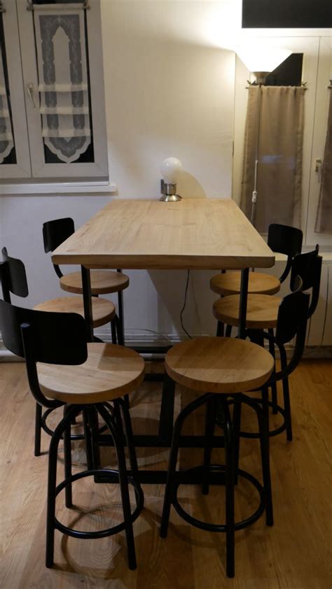 Table haute en bois massif et 6 tabourets de bars - Luckyfind