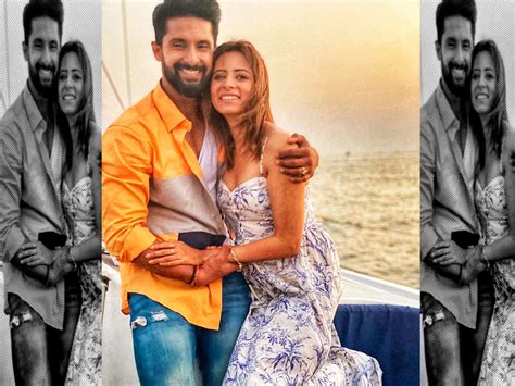 Sargun Mehta Shares An All Smiles Picture With Hubby Ravi Dubey On