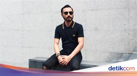 He was born on june 30, 1984 and his birthplace is johor bahru tunku is also well known as, crown prince of johor and the first in line to succeed the throne of johor. Wak Doyok Minta Maaf ke Pangeran Johor, Gara-gara Apa?